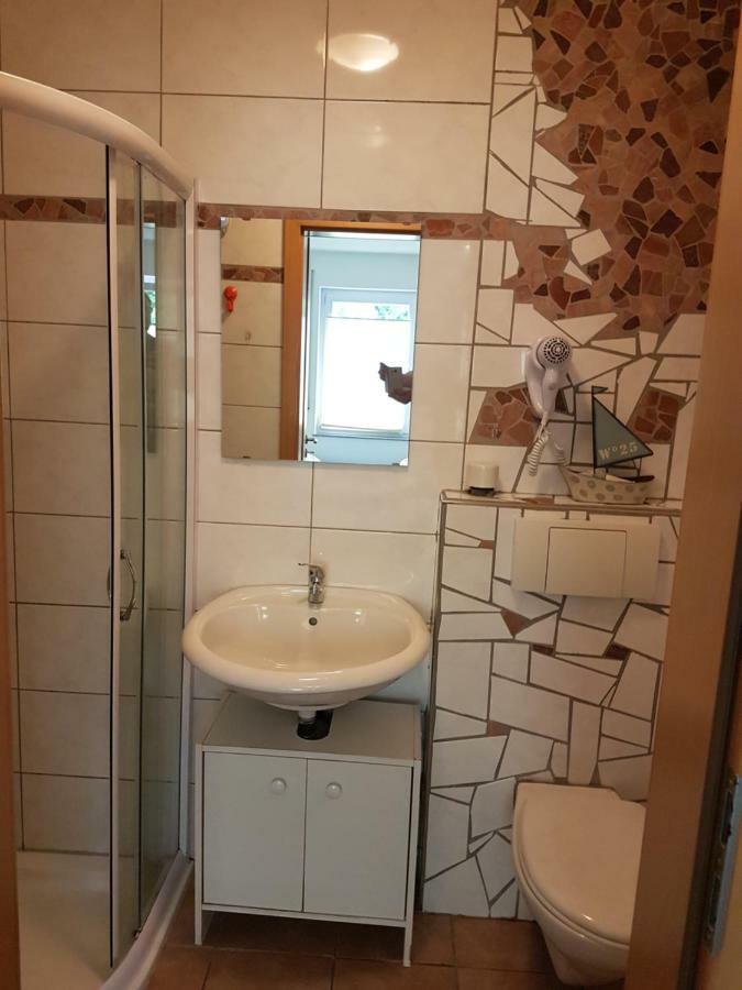 Gaestezimmer Auf Dem Campingplatz Konz Kültér fotó